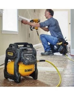 Compresseur XR FLEXVOLT 54V 2Ah Li-Ion Brushless 10 Litres - DCC1054T2 - Dewalt | IFD Outillage -Chantier Atelier Soldes Boutique compresseur xr flexvolt 54v 2ah li ion brushless 10 litres dcc1054t2 dewalt 2