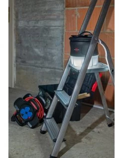 Brennenstuhl Brennenstuhl Enrouleur électrique Compact X-GUM 4 Prises 10m H07RN-F 3G2,5 | 1169711101 - Brennensthul | IFD Outillage -Chantier Atelier Soldes Boutique enrouleur electrique compact x gum 4 prises 10m h07rn f 3g25 1169711101 brennensthul 3