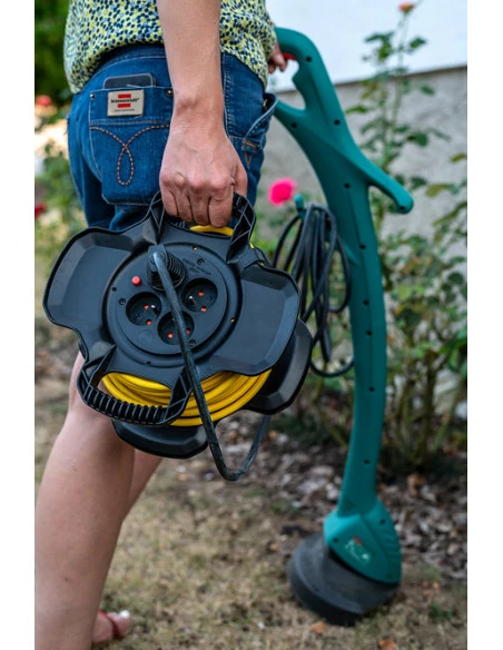 Brennenstuhl Brennenstuhl Enrouleur électrique Compact X-GUM 4 Prises 20m H05VV-F 3G1,5 | 1169721200 - Brennensthul | IFD Outillage 2 Brennenstuhl Brennenstuhl Enrouleur électrique Compact X-GUM 4 Prises 20m H05VV-F 3G1,5 | 1169721200 - Brennensthul | IFD Outillage – Image 2