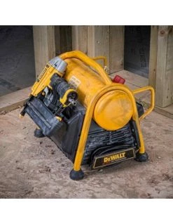 Kit Cloueur Pneumatique De Précision 18Ga DPN1850 + Compresseur 6 Litres - DPC6MRC - Dewalt | IFD Outillage -Chantier Atelier Soldes Boutique kit cloueur pneumatique de precision 18ga dpn1850 compresseur 6 litres dpc6mrc dewalt 4