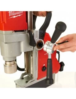 Perceuse Sur Embase Magnétique 1200W / 41mm | MDP 41 - 4933451014 - Milwaukee | IFD Outillage -Chantier Atelier Soldes Boutique perceuse sur embase magnetique 1200w 41mm mdp 41 4933451014 milwaukee 4