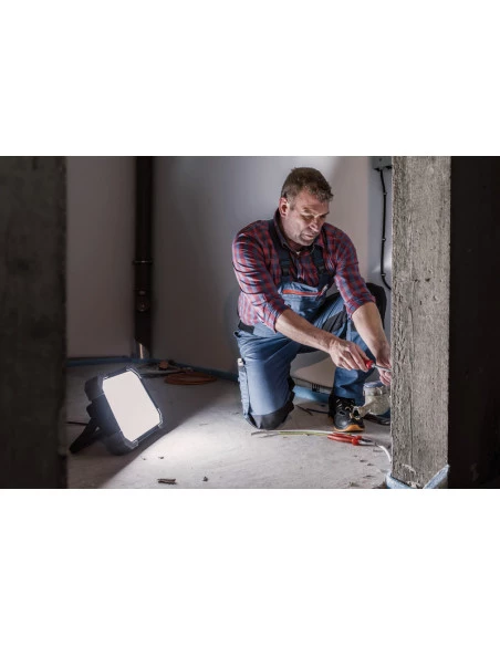 Projecteur LED Portable DINORA 8000 IP65 8000lm | 1171580010 - Brennenstuhl | IFD Outillage 2 Projecteur LED Portable DINORA 8000 IP65 8000lm | 1171580010 - Brennenstuhl | IFD Outillage – Image 2
